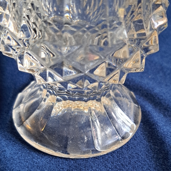Handcut Crystal Clear Stemmed Vase - Picture 7 of 7
